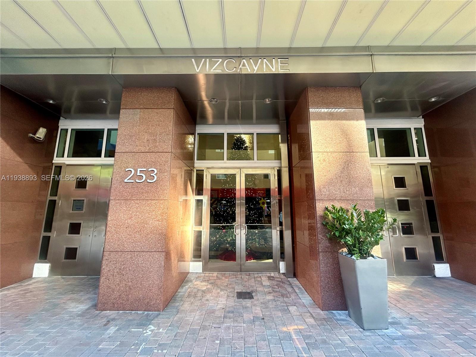 VIZCAYNE SOUTH CONDO - Residential Lease