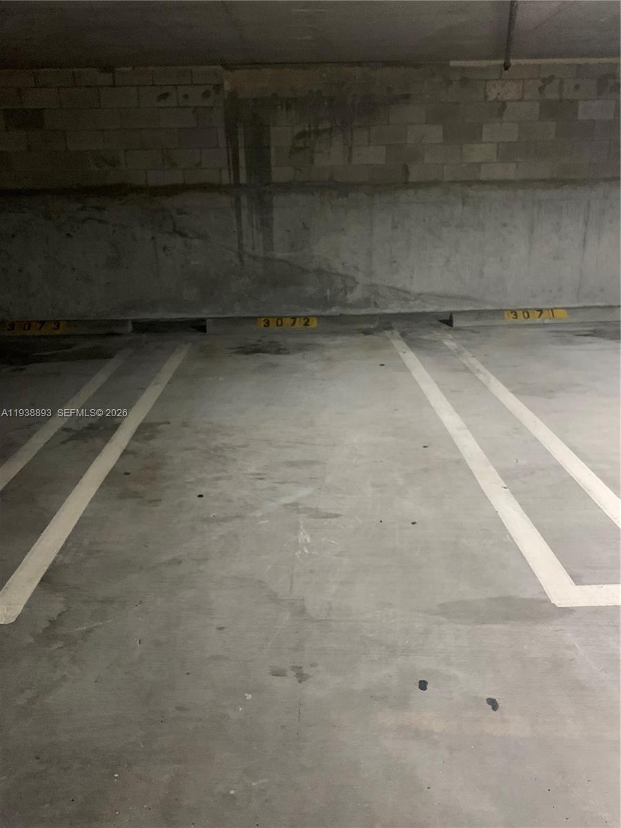 VIZCAYNE SOUTH CONDO - Residential Lease