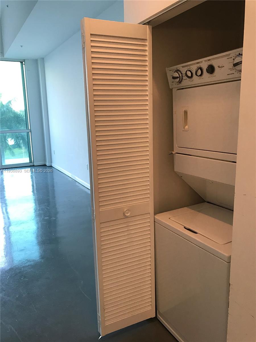 VIZCAYNE SOUTH CONDO - Residential Lease