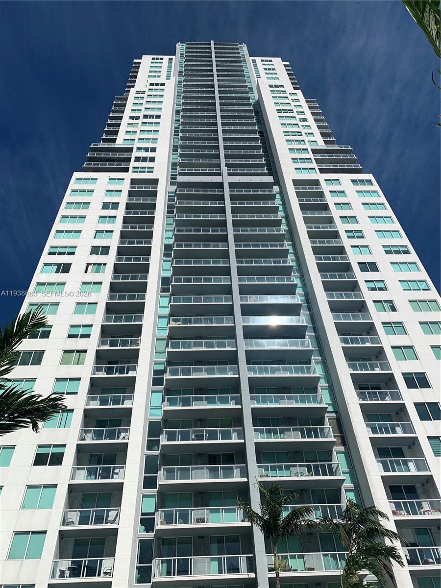 VIZCAYNE SOUTH CONDO - Residential Lease