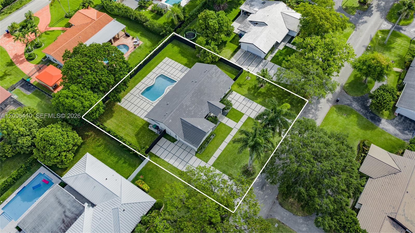 PINEWOOD ESTATES FIRST AD - Residential