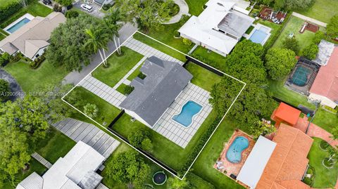 Tiny photo for 8765 SW 175th St, Palmetto Bay, FL 33157 (MLS # A12006410)
