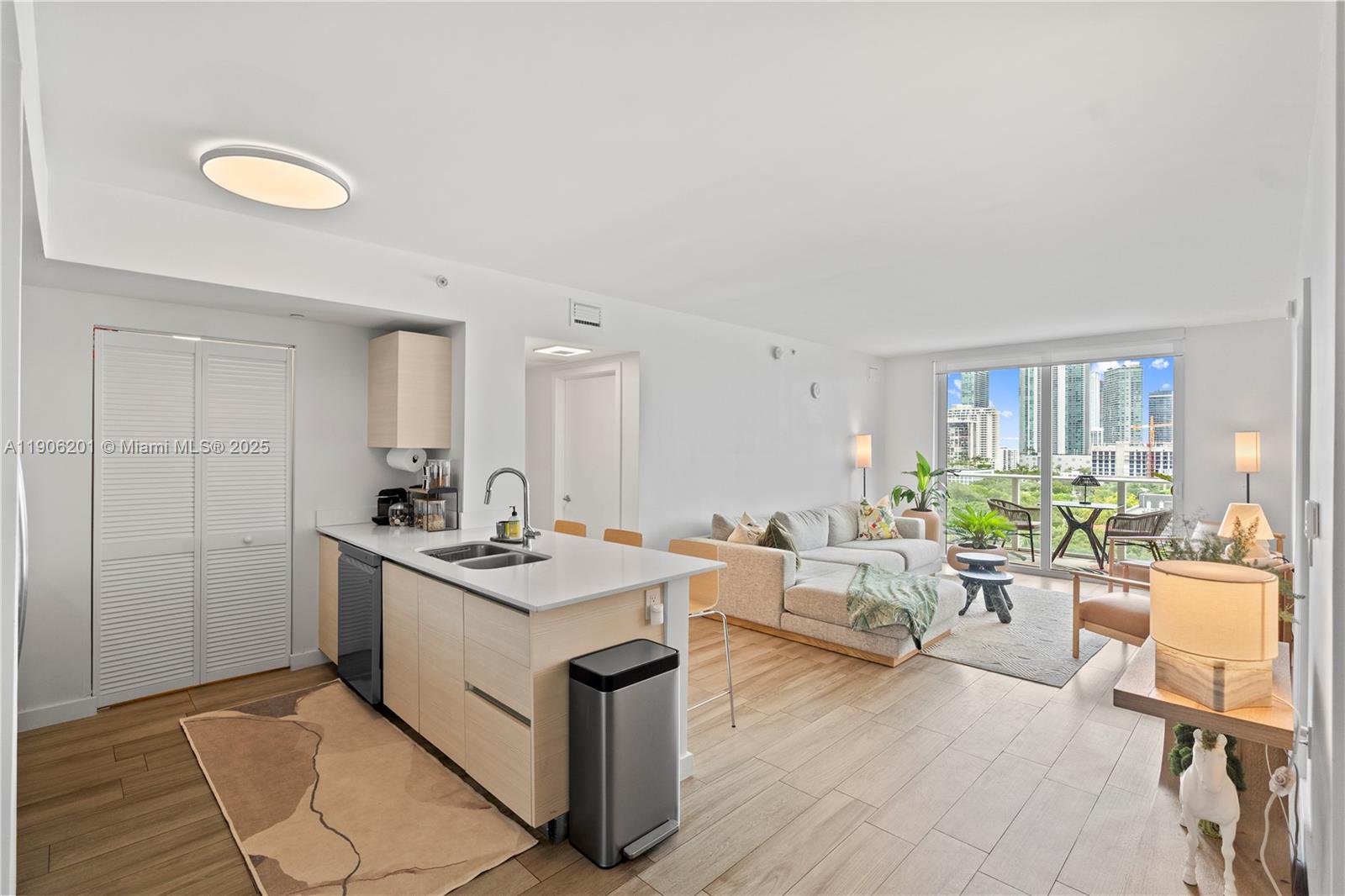 View photos, virtual tours, details... 4250 Biscayne Blvd 1218