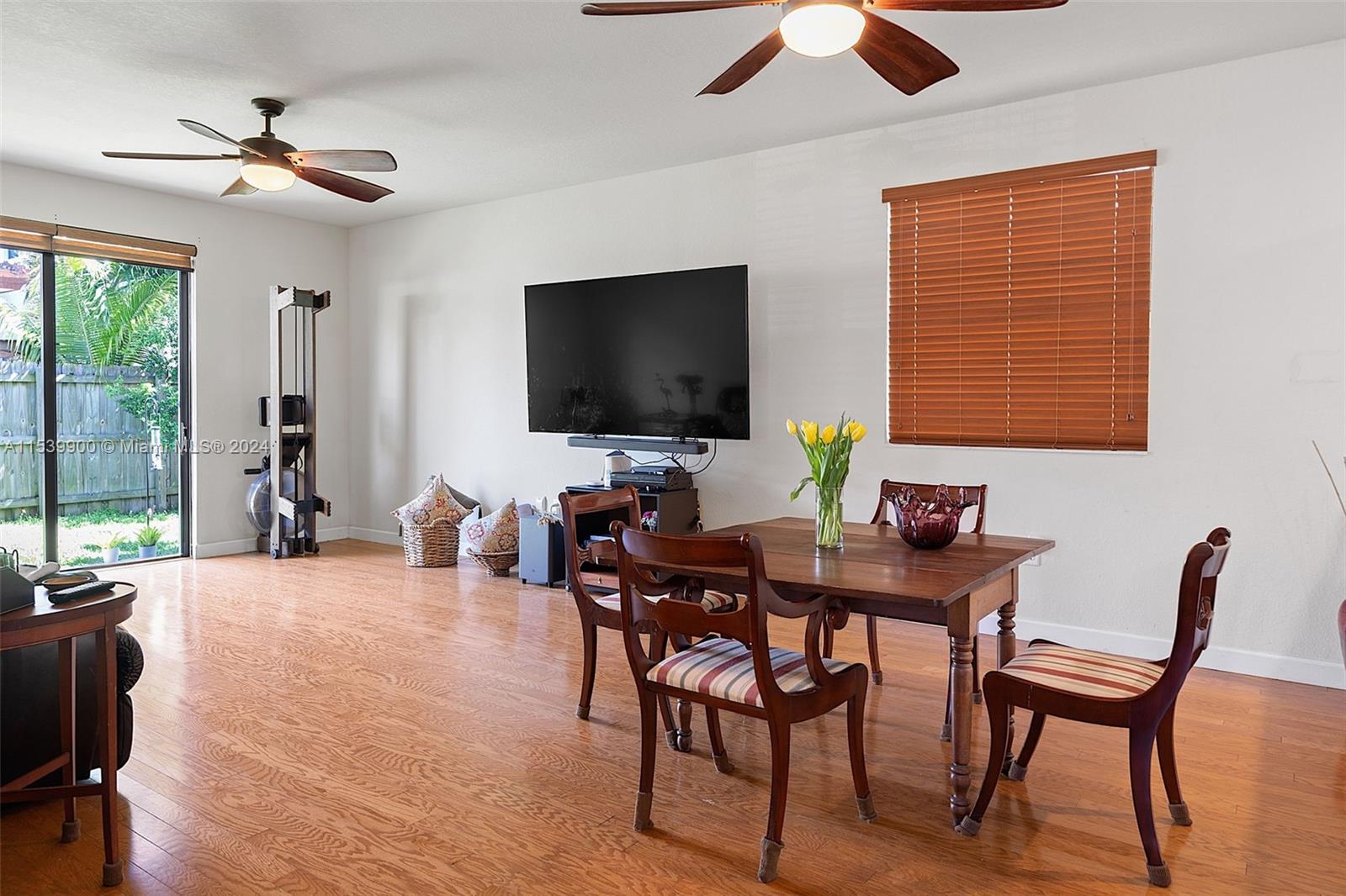 BAYWINDS OF FLORES - Residential