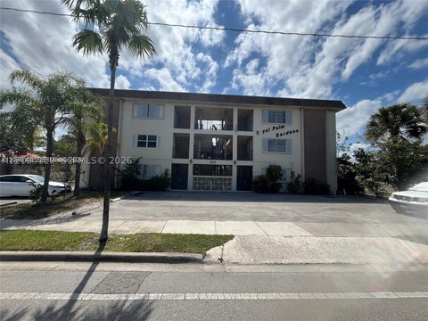 Photo of 348 S Federal Hwy #24, Dania Beach, FL 33004 (MLS # A12104100)
