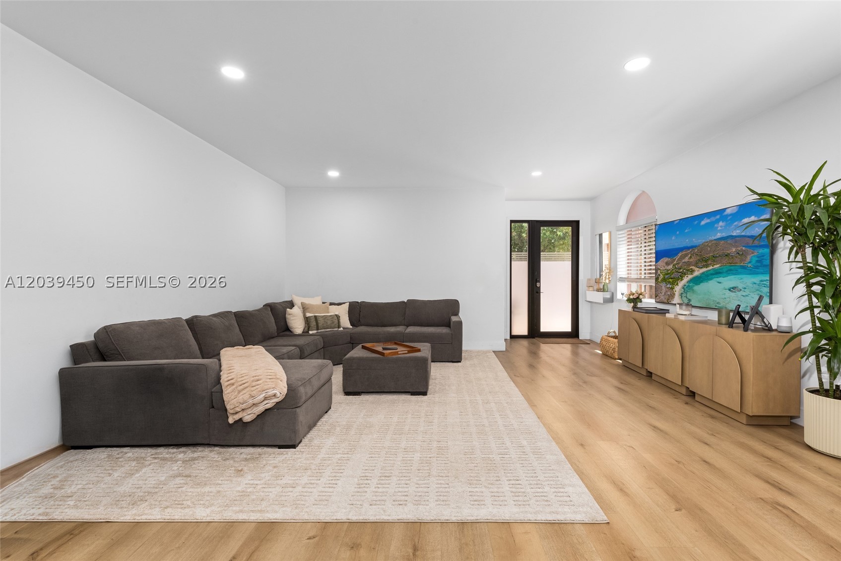 3125 Jackson Ave 3125
