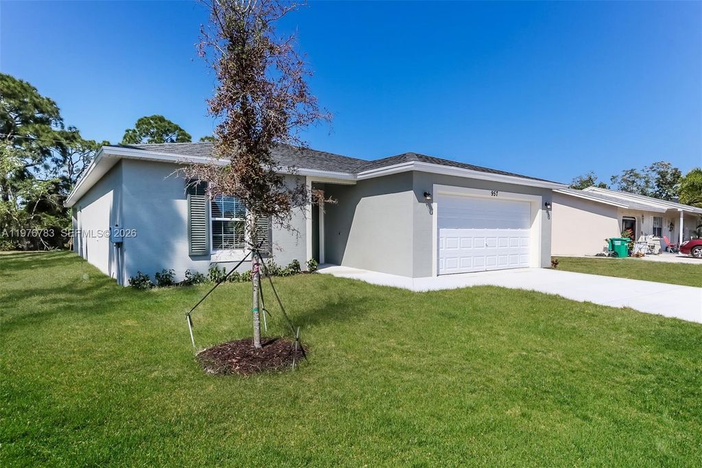 Photo of 957 SE Caravan Ave, Port St Lucie, FL 34983 (MLS # A11976783)