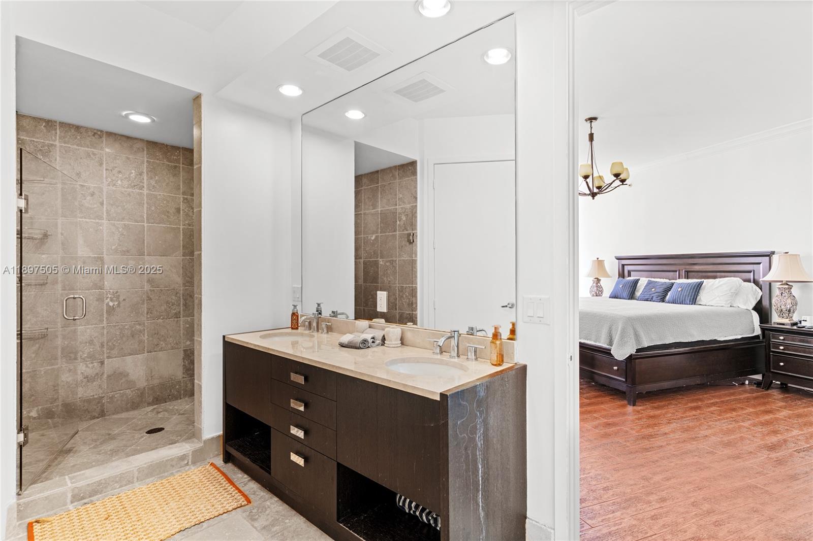 TRUMP ROYALE CONDO - Residential Lease