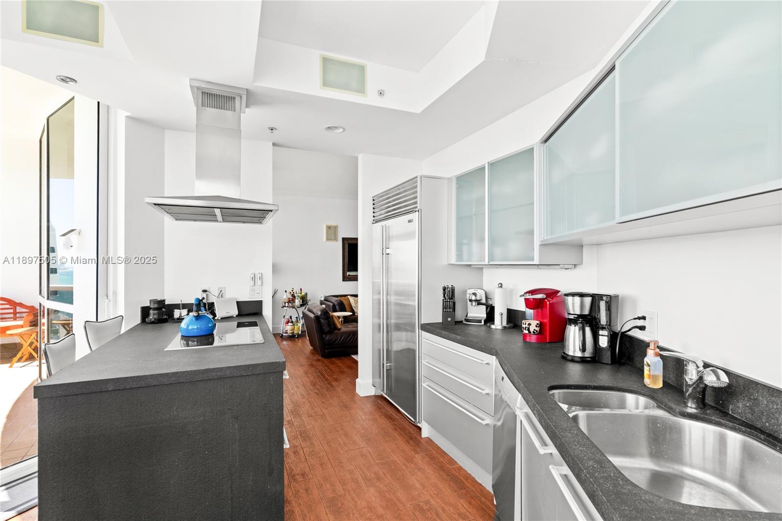 TRUMP ROYALE CONDO - Residential Lease