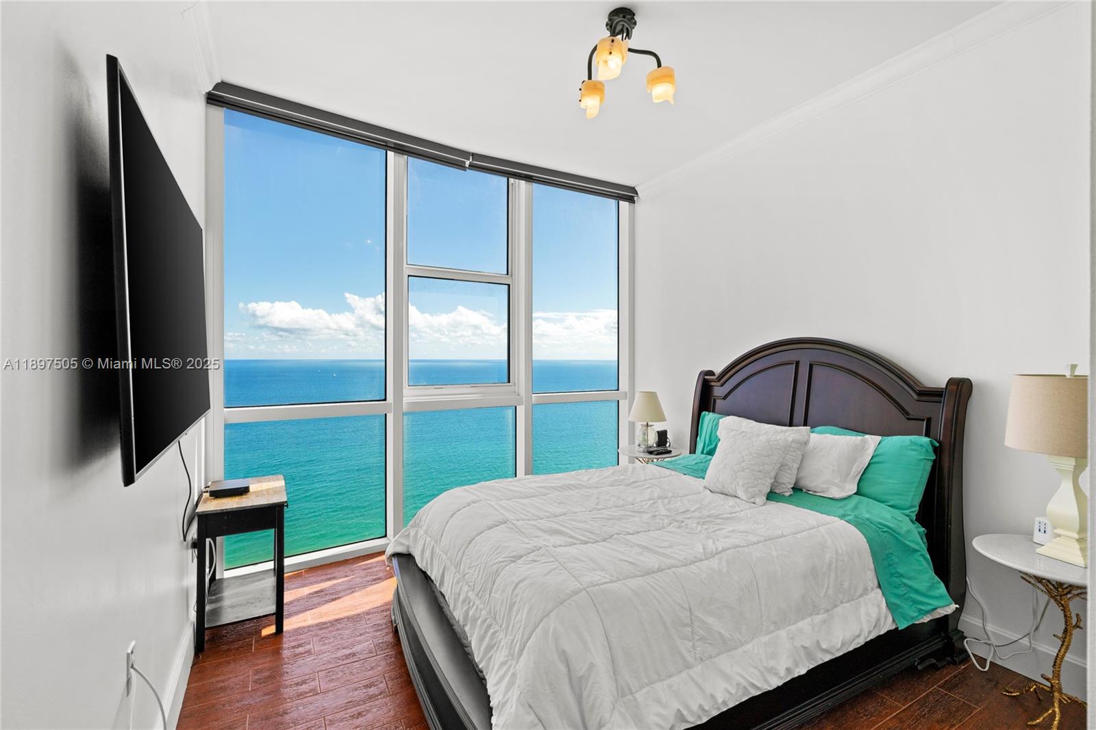 TRUMP ROYALE CONDO - Residential Lease