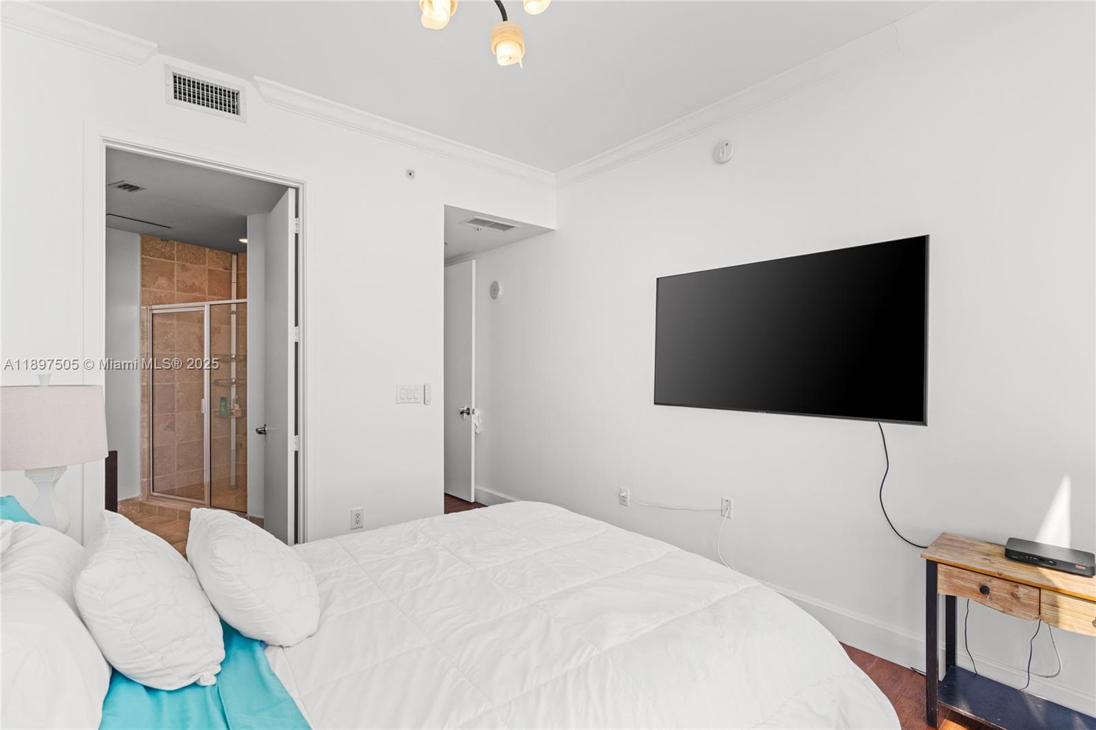 TRUMP ROYALE CONDO - Residential Lease