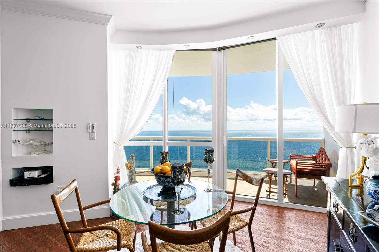 TRUMP ROYALE CONDO - Residential Lease