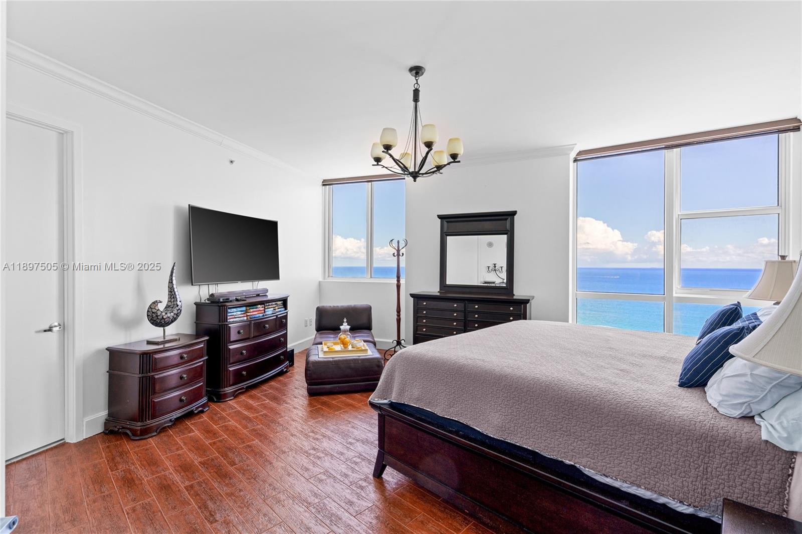 TRUMP ROYALE CONDO - Residential Lease