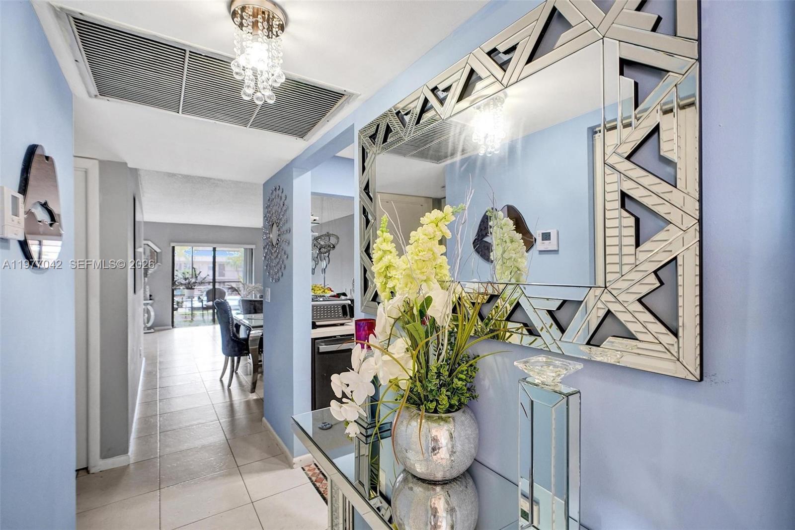 871 NE 207 LN 203-15