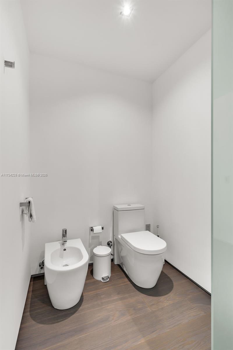 OCEANA KEY BISCAYNE CONDO - Residential