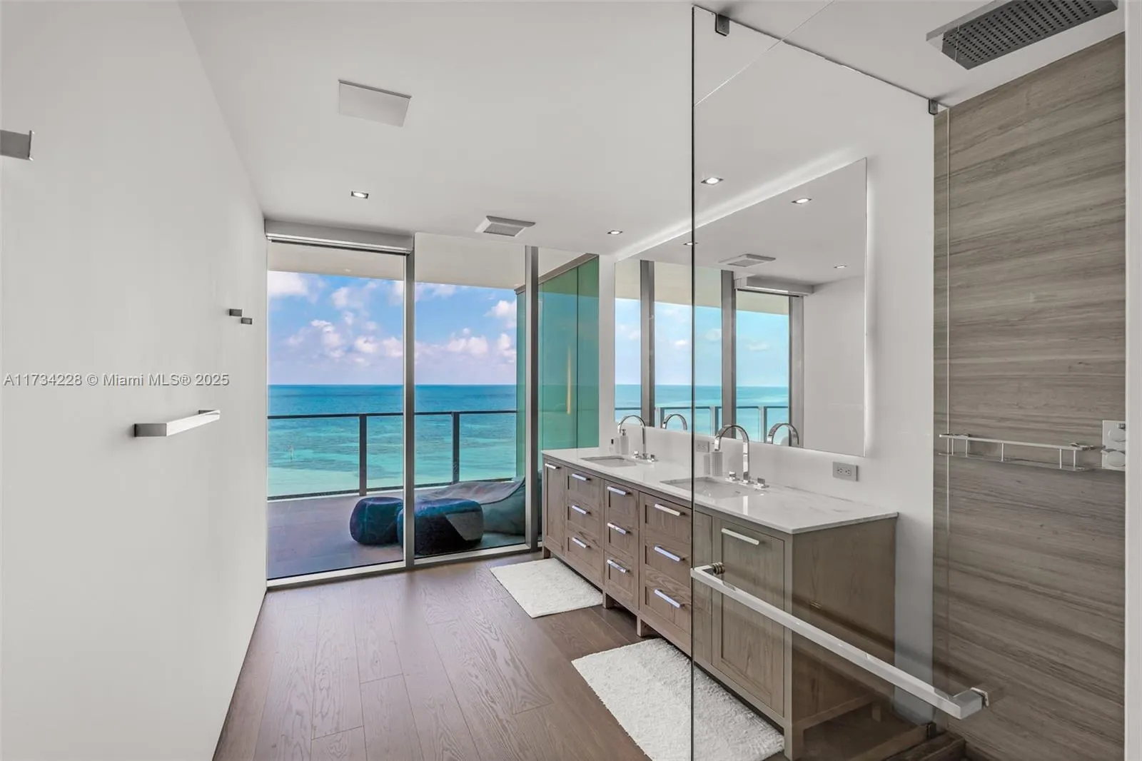 Key Biscayne, Florida 33149, United States, 4 Bedrooms Bedrooms, ,6 BathroomsBathrooms,Residential,Active,12826