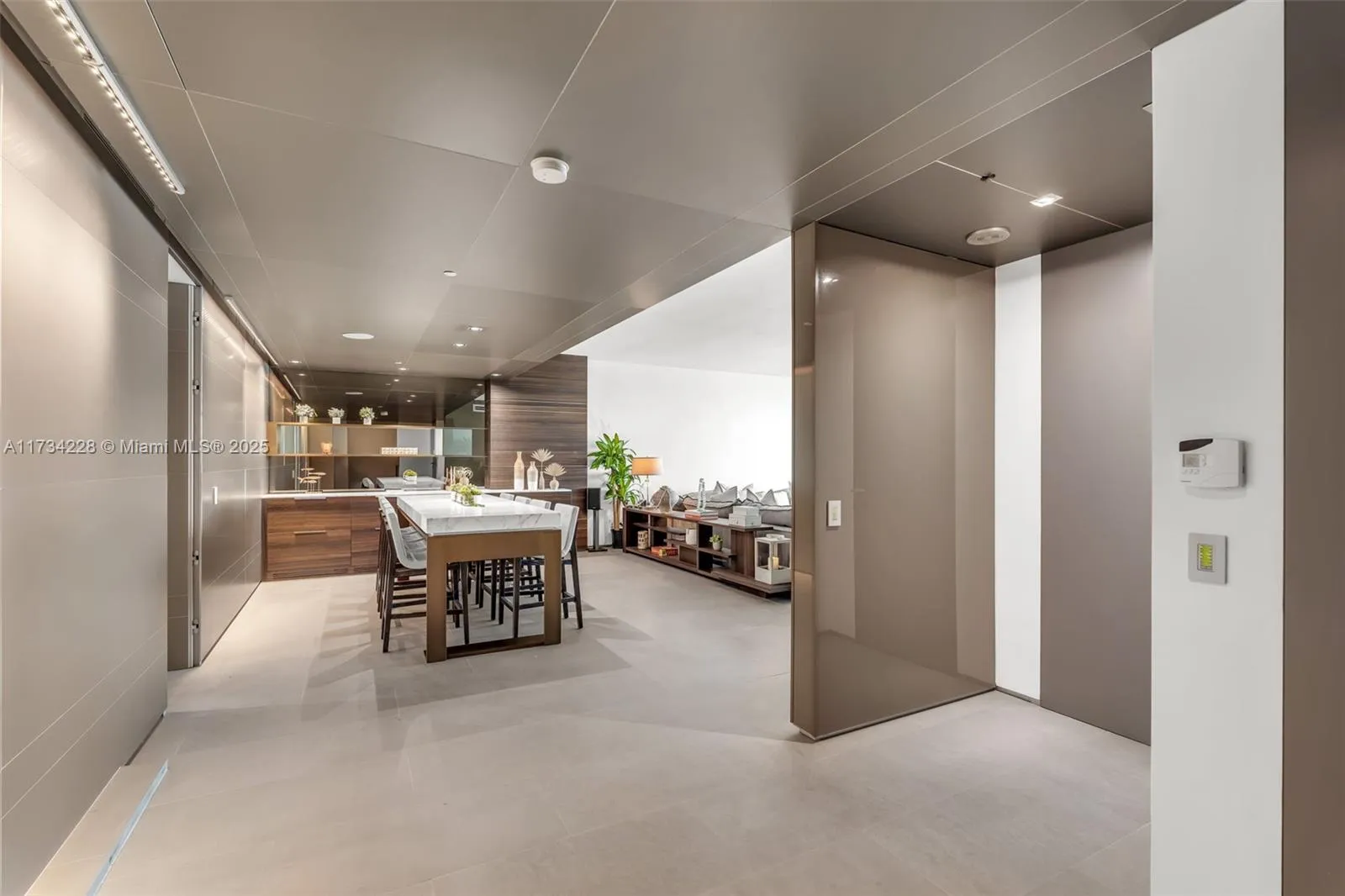 Key Biscayne, Florida 33149, United States, 4 Bedrooms Bedrooms, ,6 BathroomsBathrooms,Residential,Active,12826