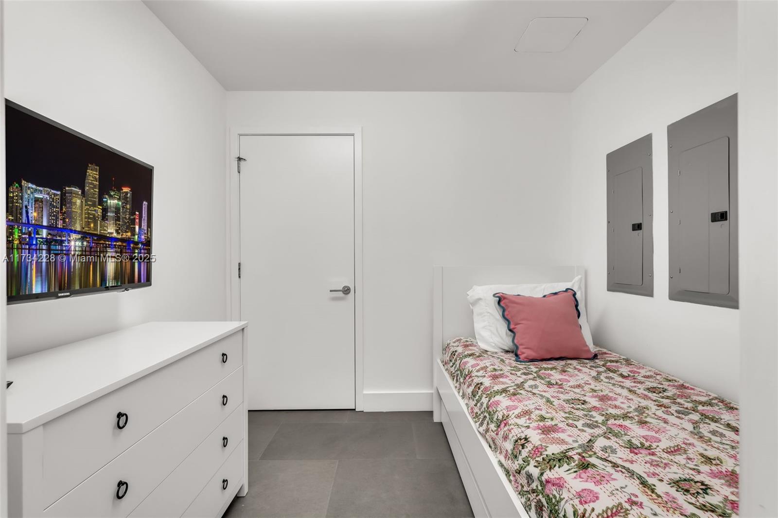 OCEANA KEY BISCAYNE CONDO - Residential