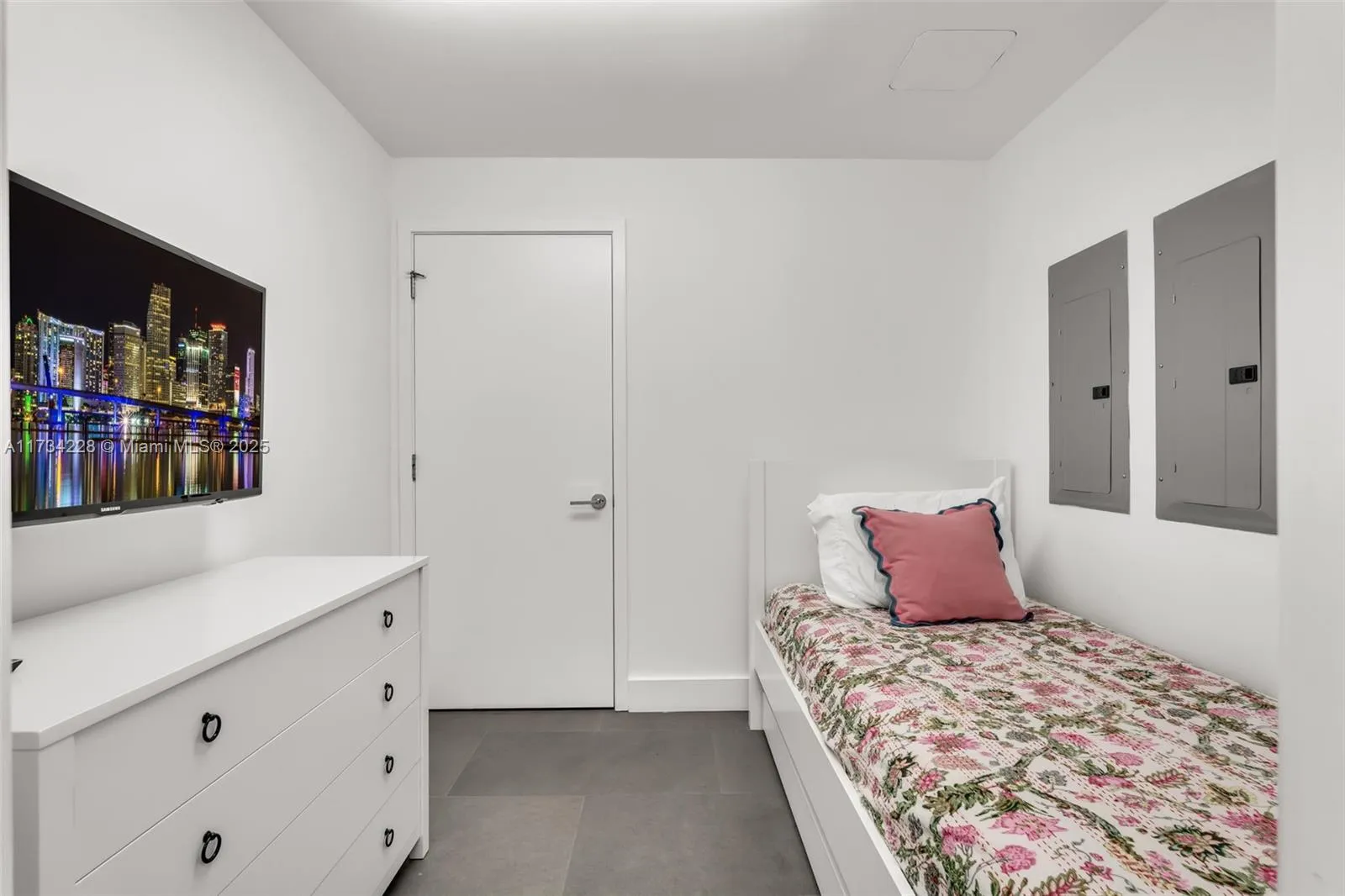 Key Biscayne, Florida 33149, United States, 4 Bedrooms Bedrooms, ,6 BathroomsBathrooms,Residential,Active,12826