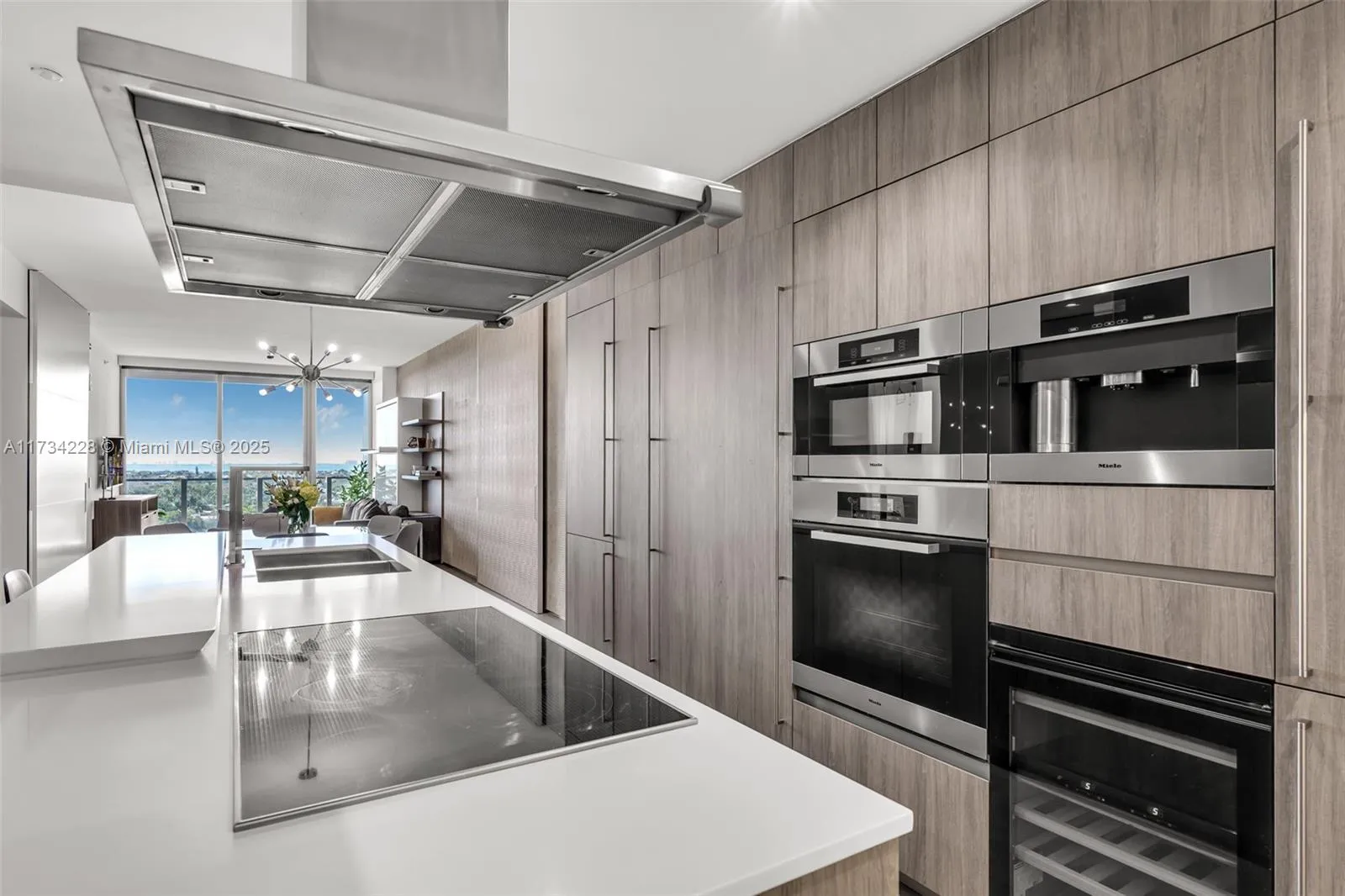 Key Biscayne, Florida 33149, United States, 4 Bedrooms Bedrooms, ,6 BathroomsBathrooms,Residential,Active,12826