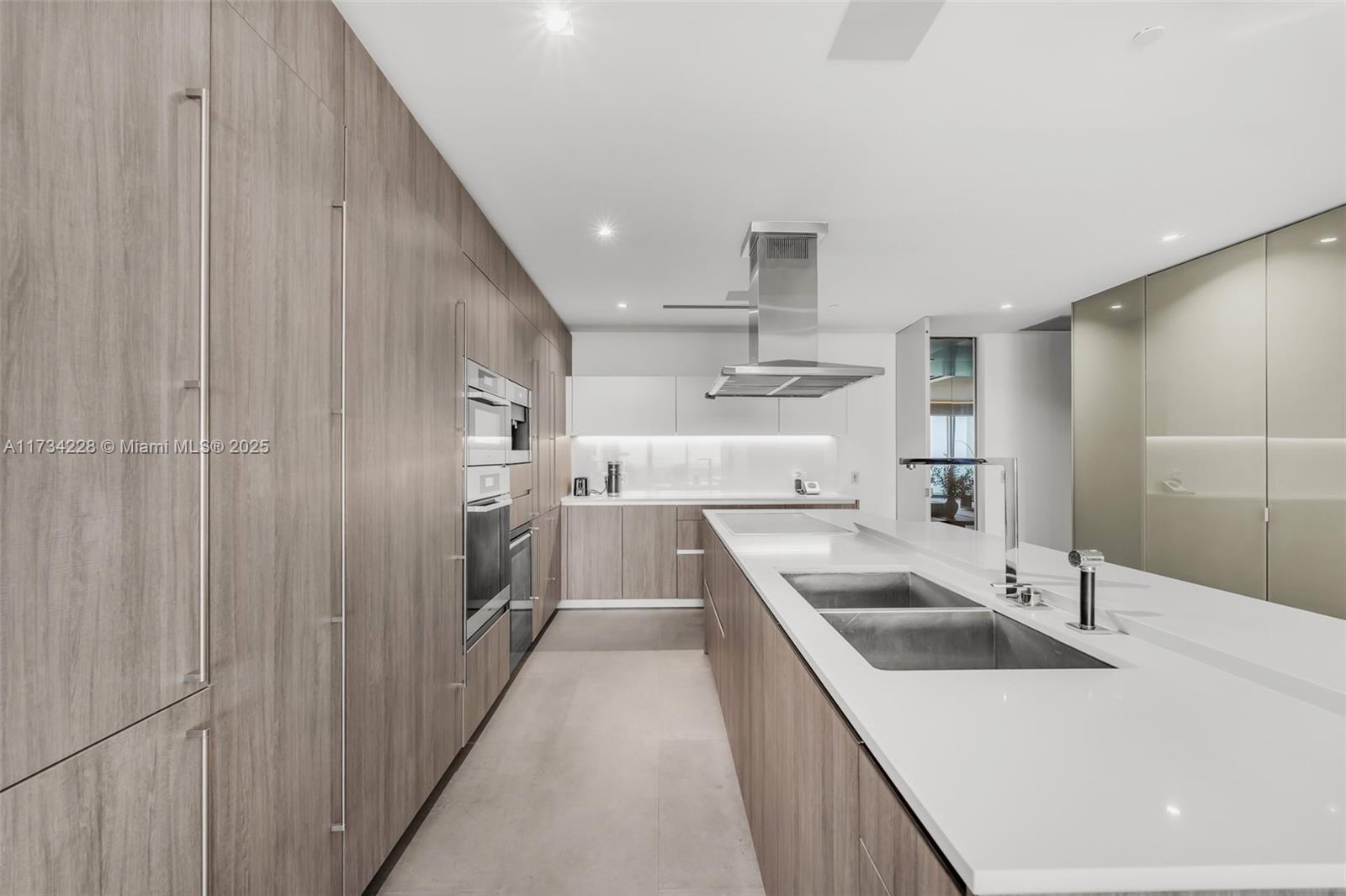 OCEANA KEY BISCAYNE CONDO - Residential