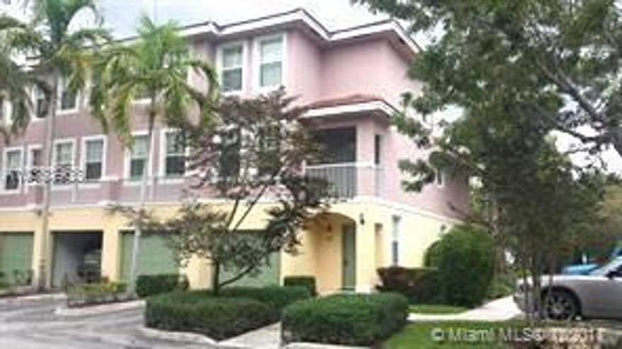 EXCEPTIONAL 3 STORY CORNER TOWNHOUSE WITH 1 CAR GARAGE IN A RESORT STYLE GATED COMMUNITY !! TONS OF NATURAL LIGHT IN THIS 2 LARGE BEDROOMS + EXTRA SITTING/OFFICE AREA(2ND FLOOR) AND 2.5 BATHS HOME IN THE QUIET COMMUNITY OF CYPRESS POINTE.  STAINLESS STEEL APPLIANCES, WASHER & DRYER INSIDE, FRESHLY PAINTED, UPGRADED LAMINATE FLOORS THROUGHOUT AND TILES IN BATHROOMS.  COMMUNITY FEATURES : POOL, GYM,  BBQ AREA, BUSINESS CENTER & BASKETBALL COURT!
LOCATED CLOSE TO HIGHWAYS, TRANSPORTATION, SHOPPING AND ENTERTAINMENT!!
TENANT(S) MUST HAVE A 640 CREDIT SCORE .