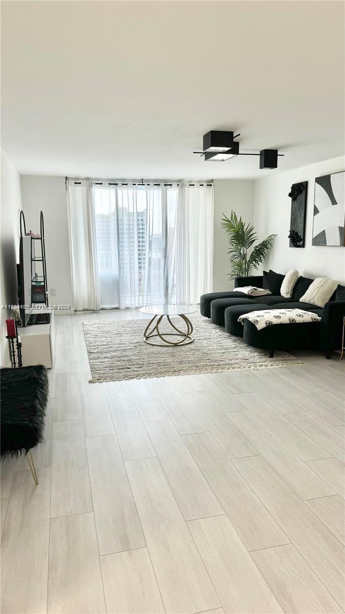 ADMIRALS PORT CONDO WEST - Residential Lease