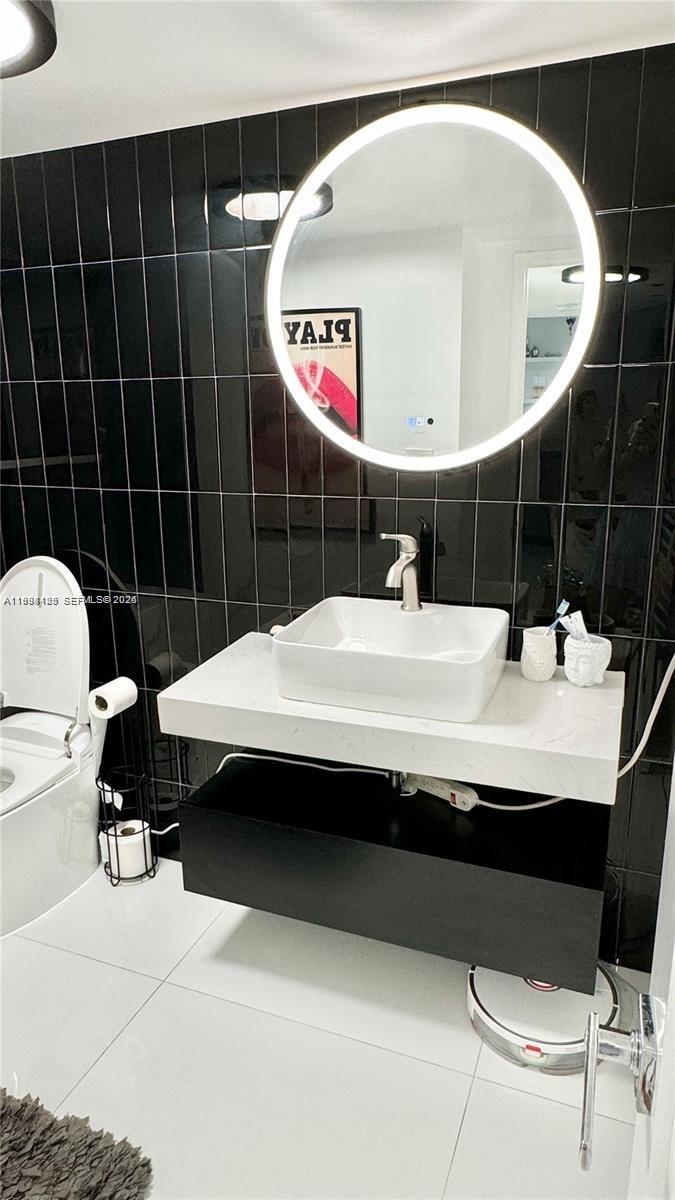 ADMIRALS PORT CONDO WEST - Residential Lease