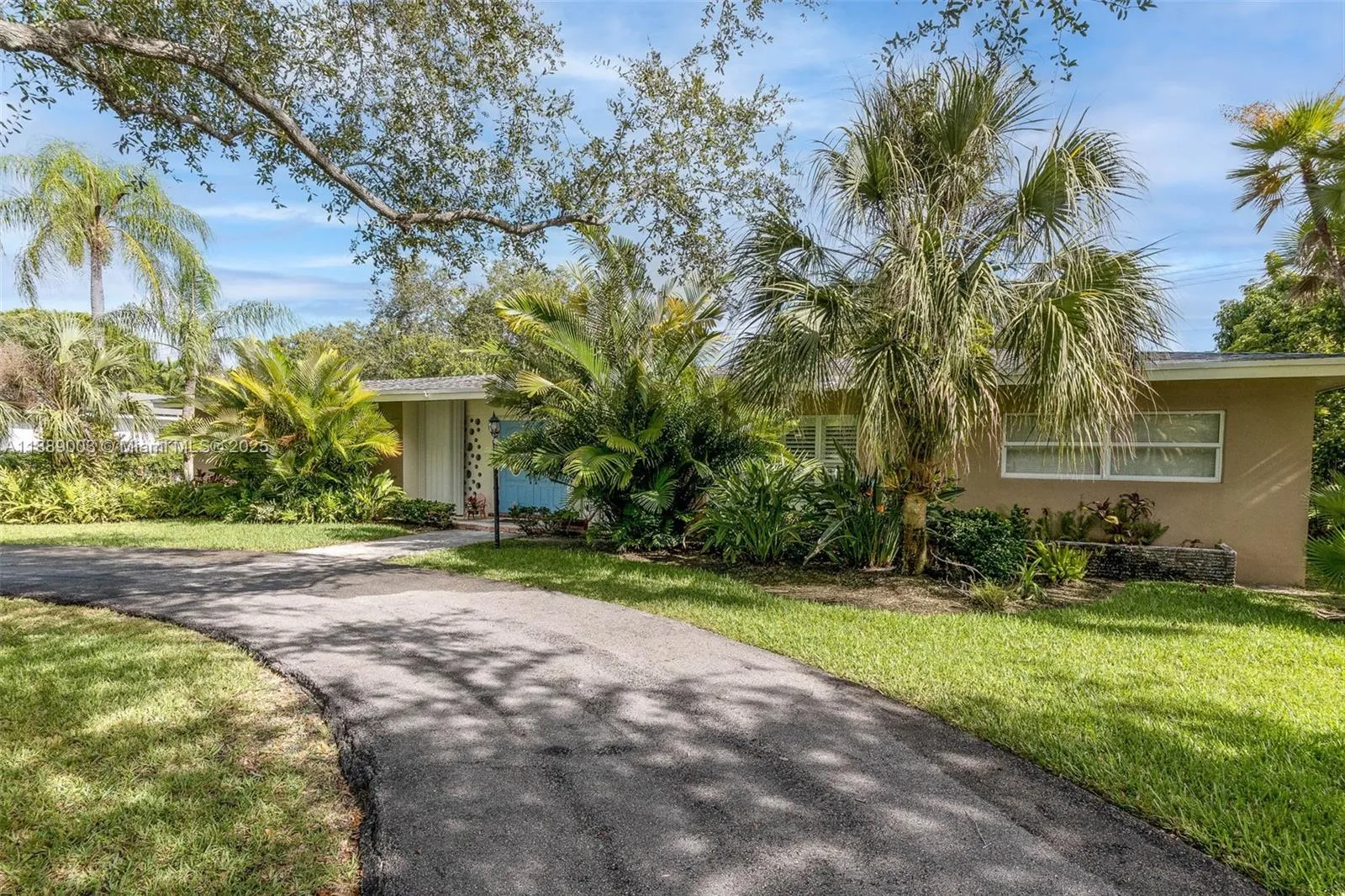 Palmetto Bay, Florida 33158, United States, 4 Bedrooms Bedrooms, ,2 BathroomsBathrooms,Residential,Active,220690