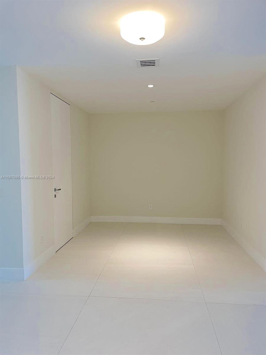18975 COLLINS CONDO - Residential Lease