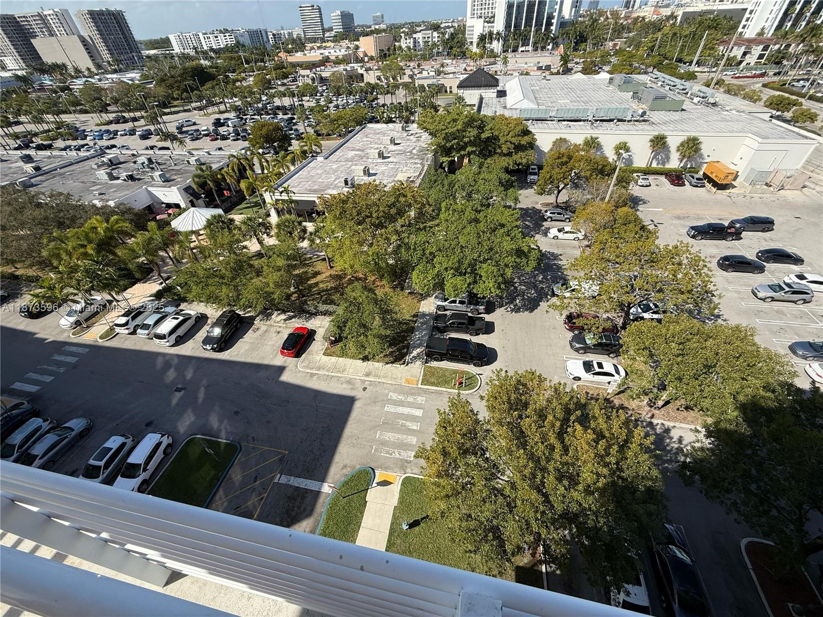 VENTURE AT AVENTURA EAST - Residential