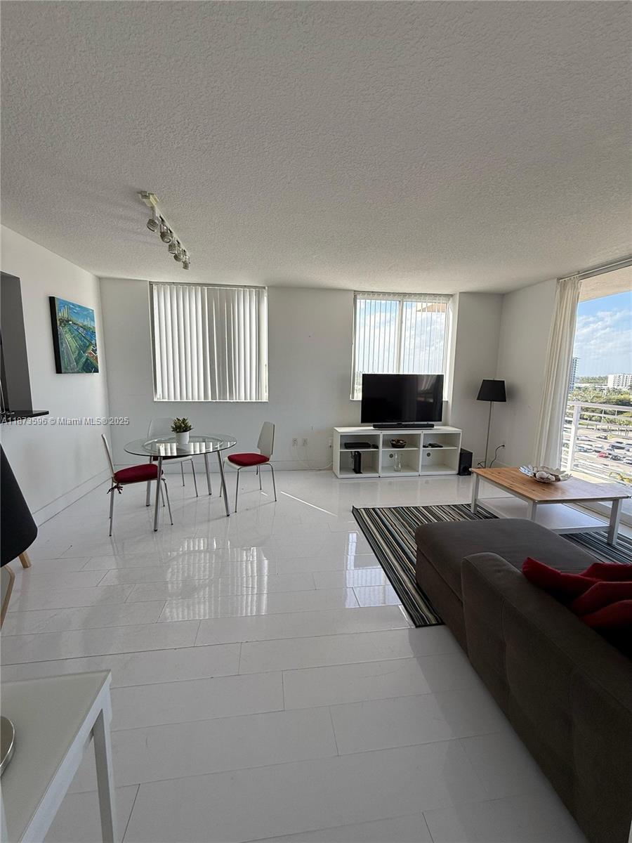 VENTURE AT AVENTURA EAST - Residential