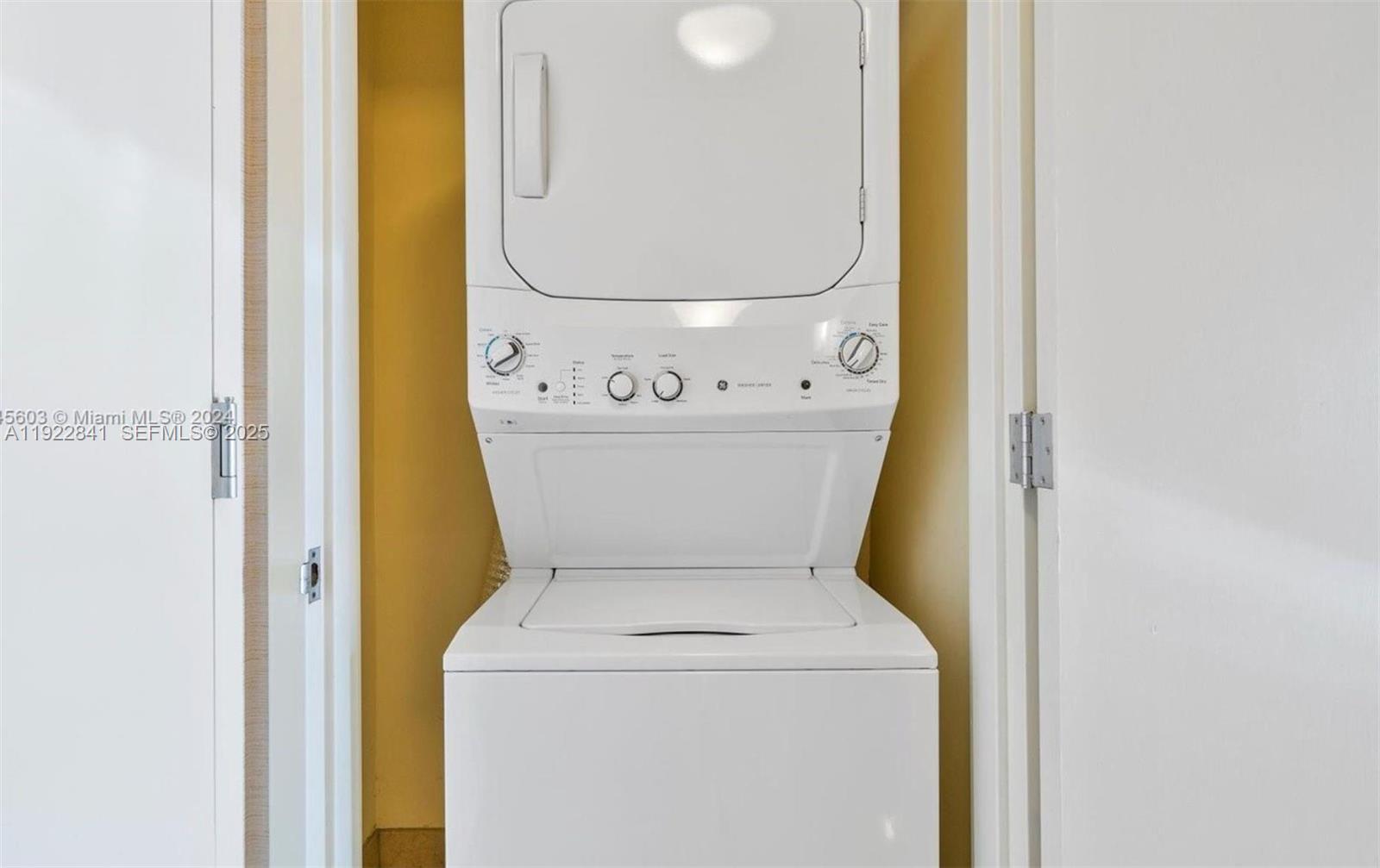 TRUMP INTERNATIONAL SONES - Residential