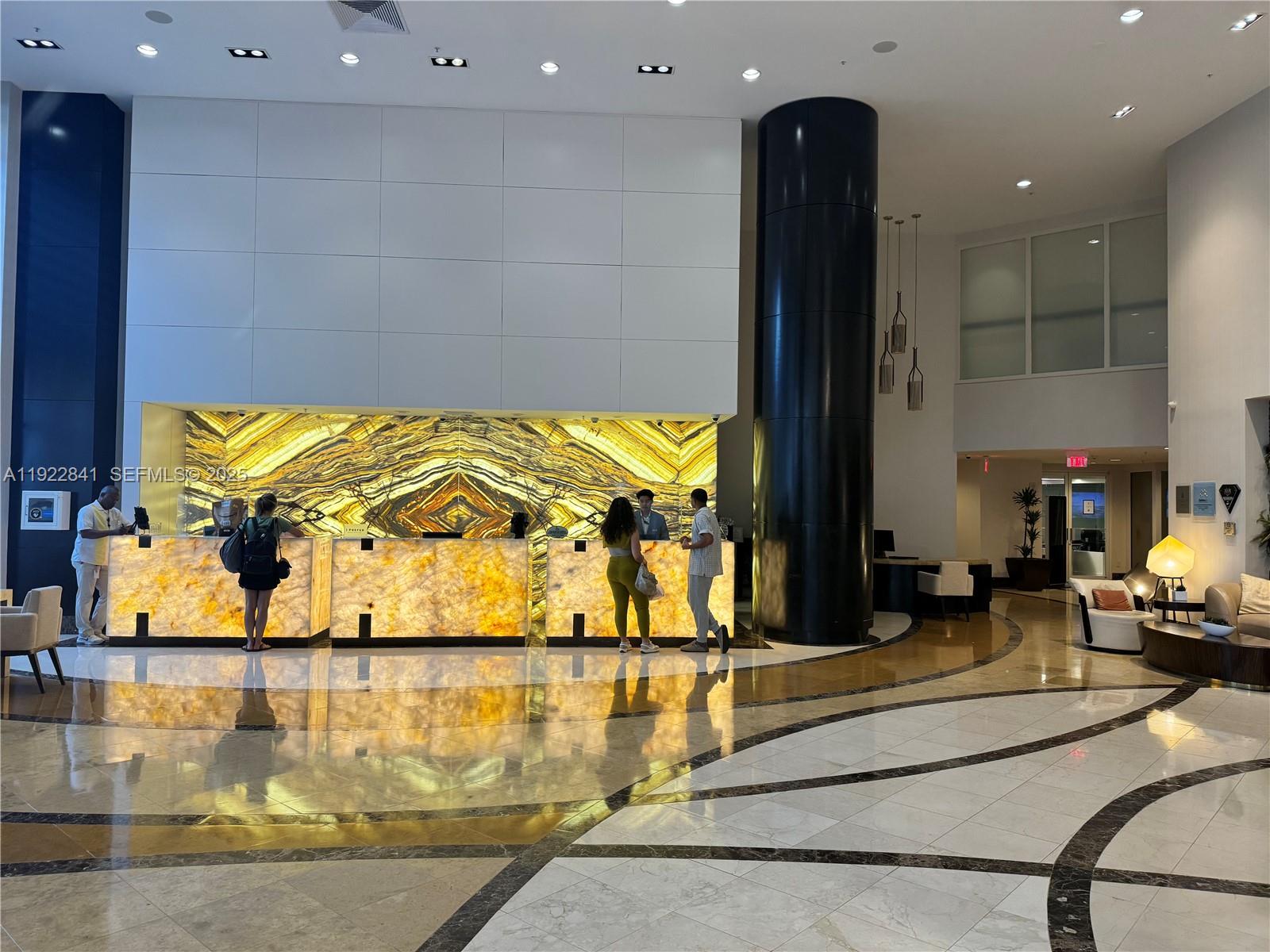 TRUMP INTERNATIONAL SONES - Residential