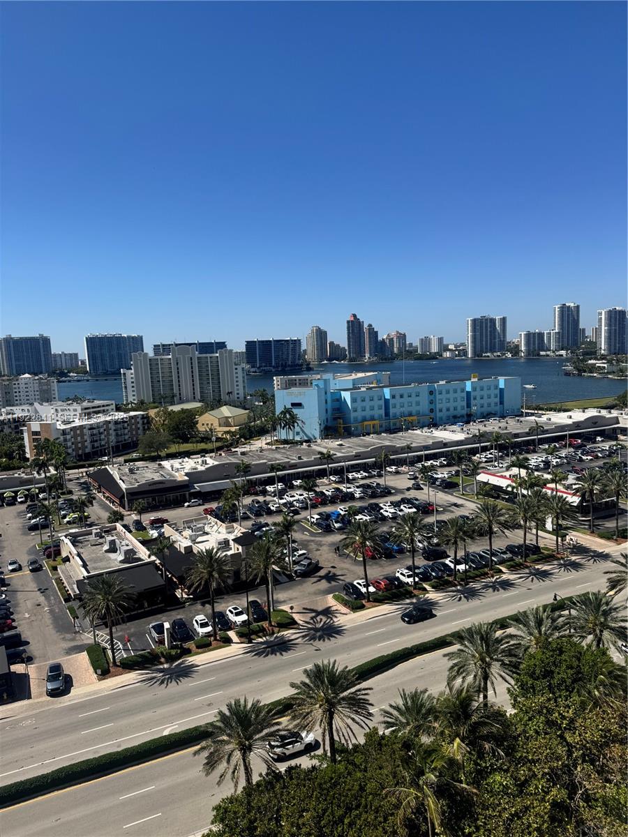 TRUMP INTERNATIONAL SONES - Residential