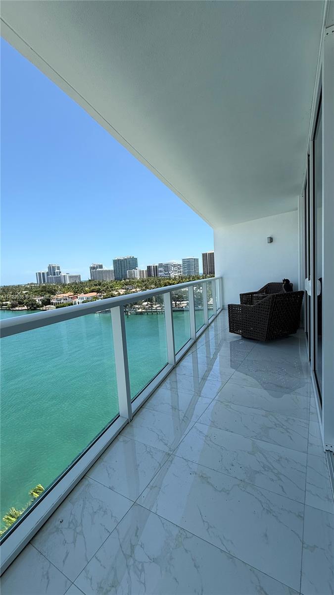 BAY HARBOUR ISLAND - Residential