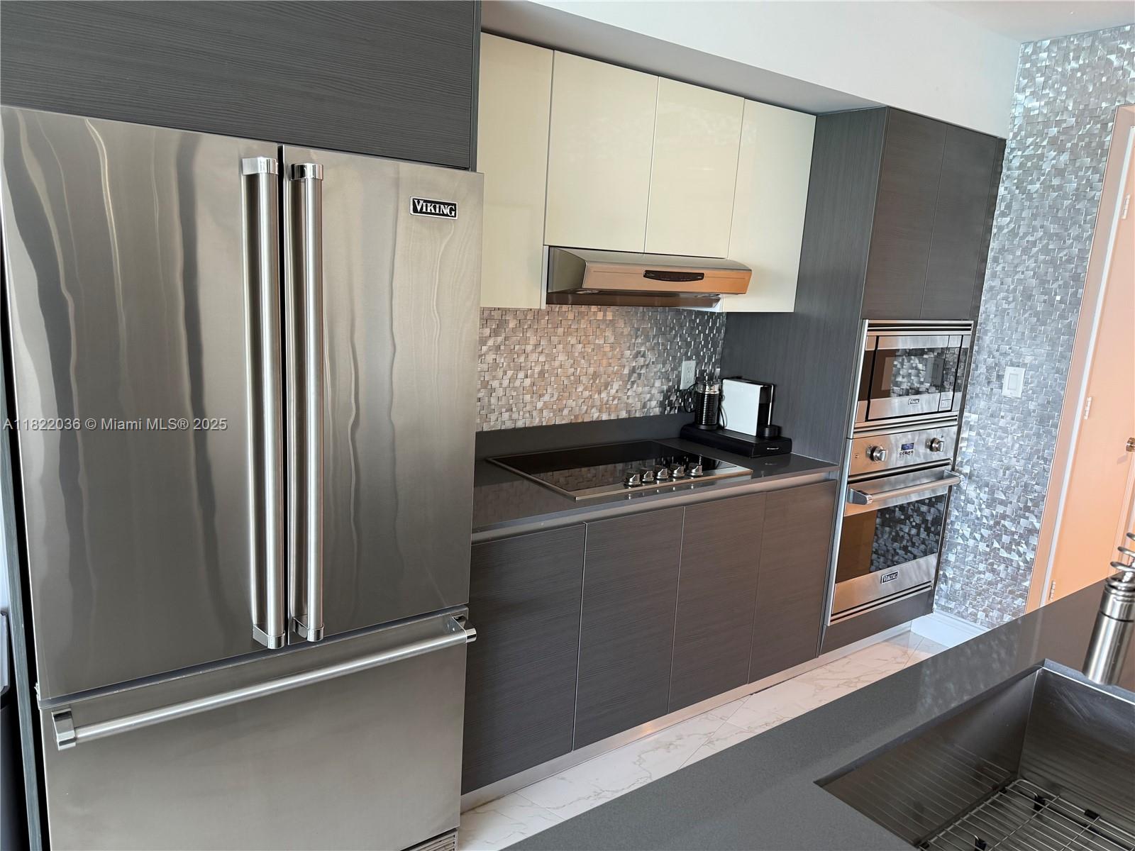 9821 E Bay Harbor Dr 903
