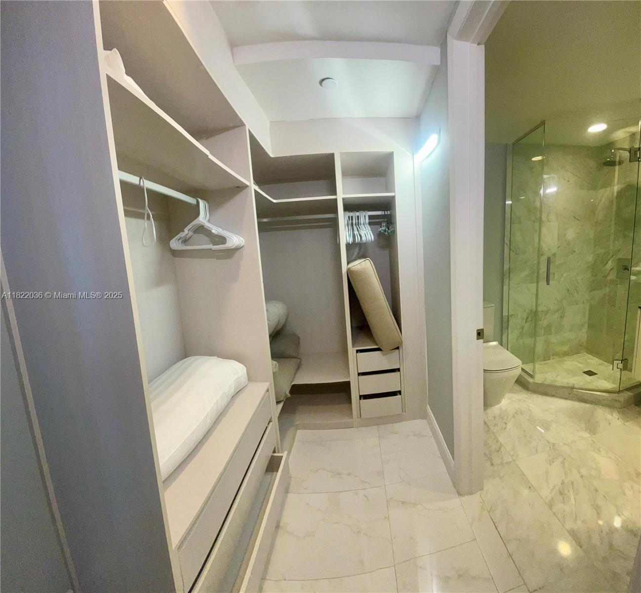 BAY HARBOUR ISLAND - Residential