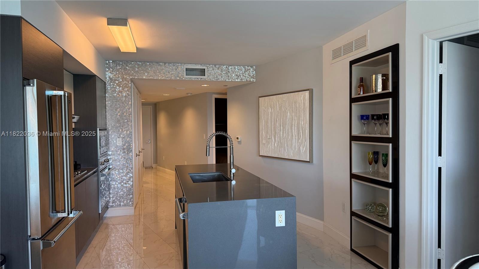 9821 E Bay Harbor Dr 903