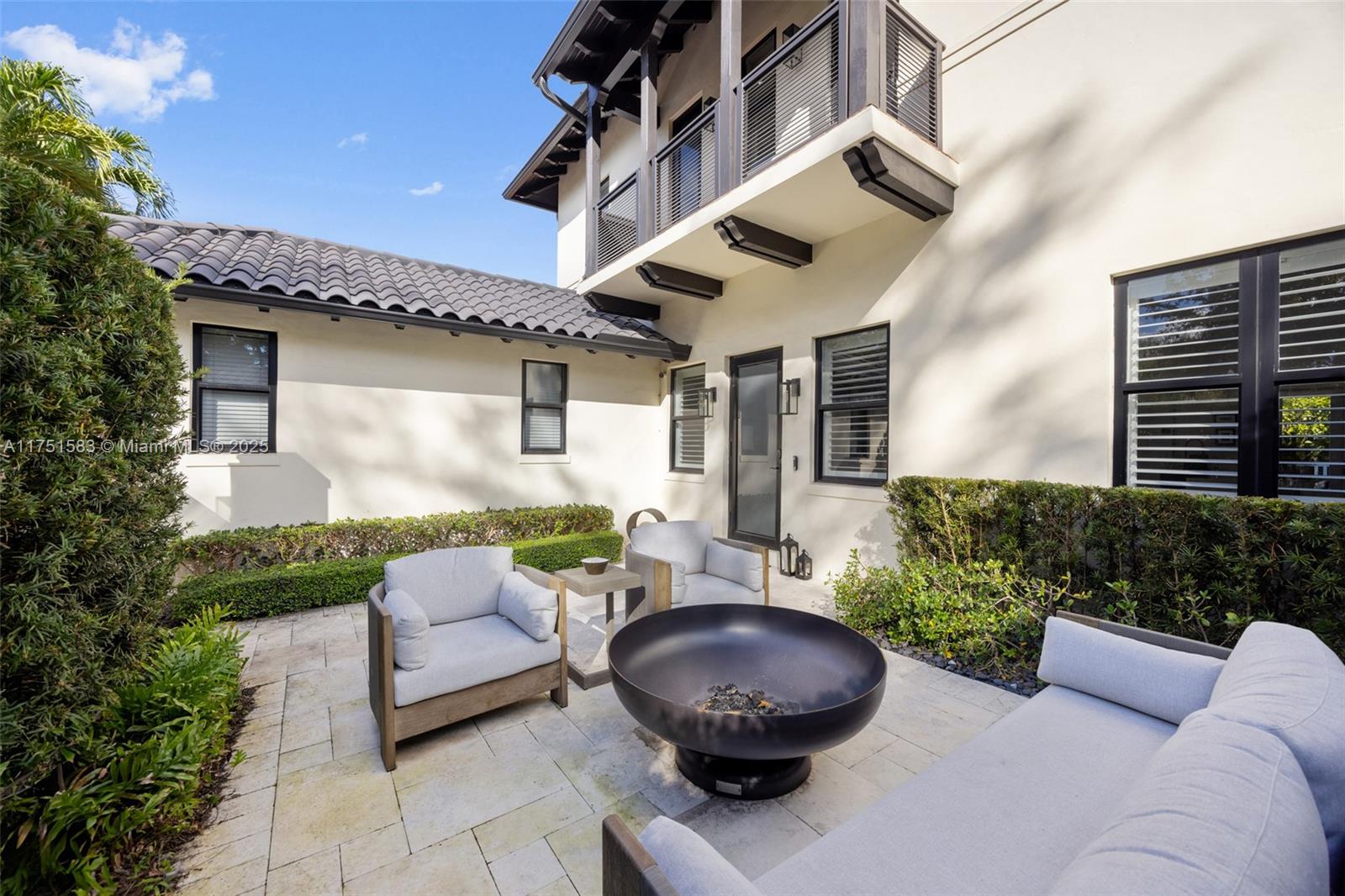 CORAL ESTATES - Residential