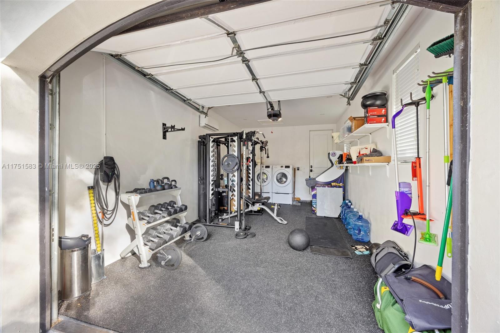 CORAL ESTATES - Residential