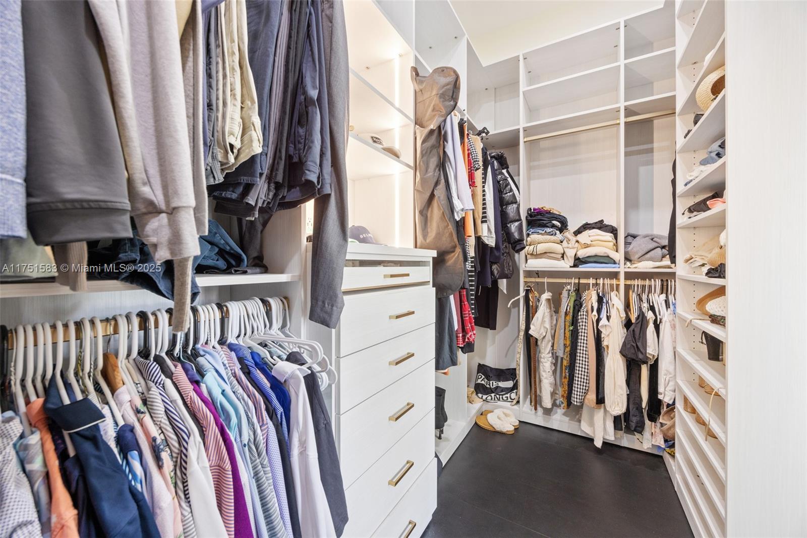 CORAL ESTATES - Residential