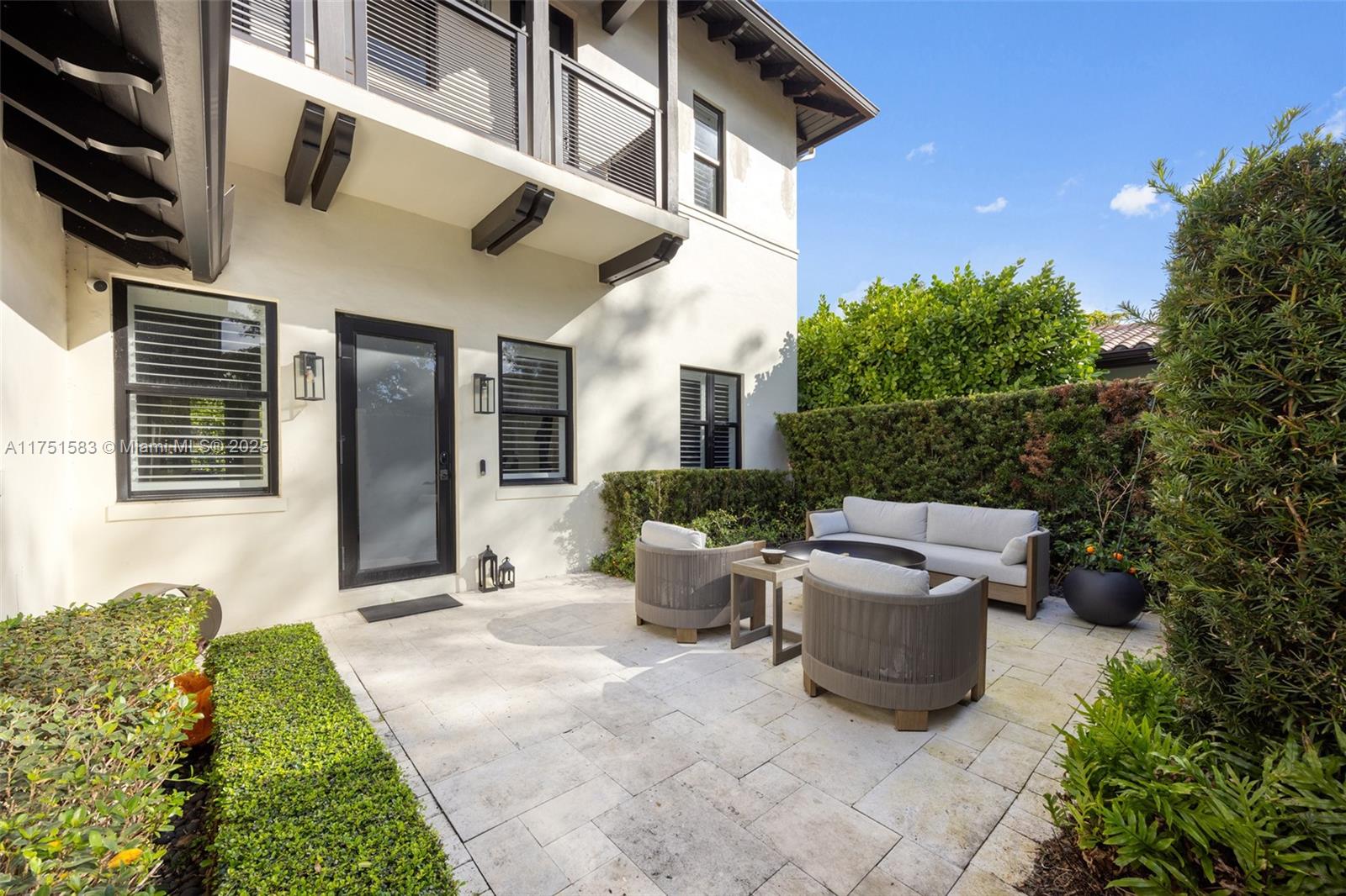 CORAL ESTATES - Residential