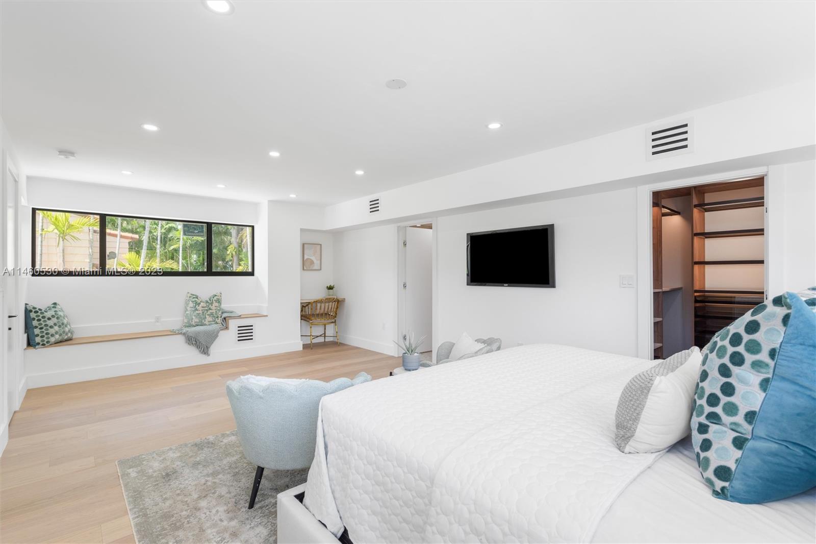 LA GORCE GOLF SUB - Residential