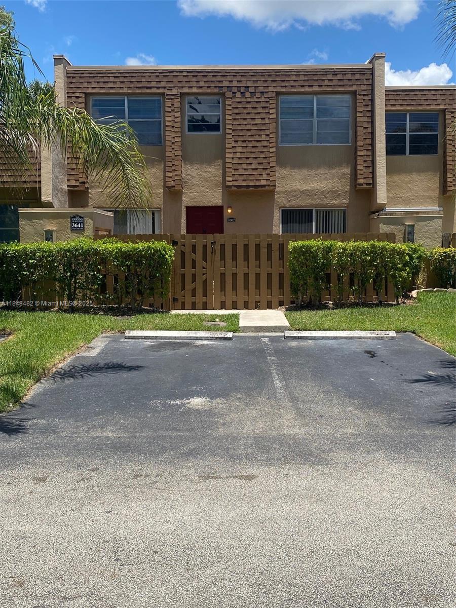 GREAT TWO-STORY TOWNHOME CENTRALY LOCATED IN THE HEART OF SUNRISE, RIGHT OF WEST OAKLAND PARK BLVD. THIS PROPERTY IS A 3 BEDROOMS 2.5 BATH PLUS DEN, WITH A FENCED FRONT PATIO WITH STORAGE, BACK LARGE SCREENED TERRACE LOOKING AT THE CANAL., REMODELED KITCHEN WITH GRANITE TOPS AND SS. APPLIANCES, TWO ASSIGNED PARKING SPACES RIGHT IN FRONT OF UNIT, WALKING CLOSETS, WASHER & DRYER, WATER INCLUDED ON THE HOA FEES, AND MORE. THIS UNIT COULD BE YOUR NEXT HOME, OR INVESTMENT WITH NO WAITING PERIOD TO RENT. SELLER WILL GIVE A $10K CREDIT, FOR BUYER'S CLOSING COST, OR TO HELP PAYING DOWN THE BALANCE OF THE SPECIAL ASSESMENT CURRENTLY IN PLACE