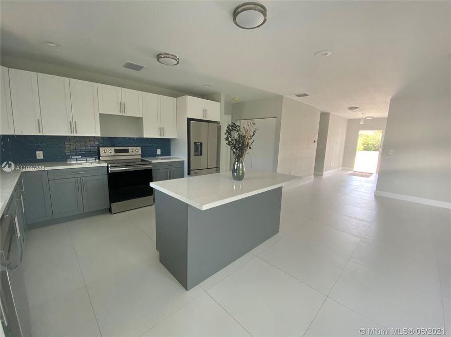 NEW CONSTRUCTION, BEAUTIFUL 3/2, MASTER WITH WALKING CLOSET. TOP OF THE LINE APPLIANCES, IMPACT WINDOWS, LAUNDRY ROOM, HIGH CEILINGS AND PRIVATE BACKYARD WONT LAST, WILL BE FINISHED IN TWO WEEKS.