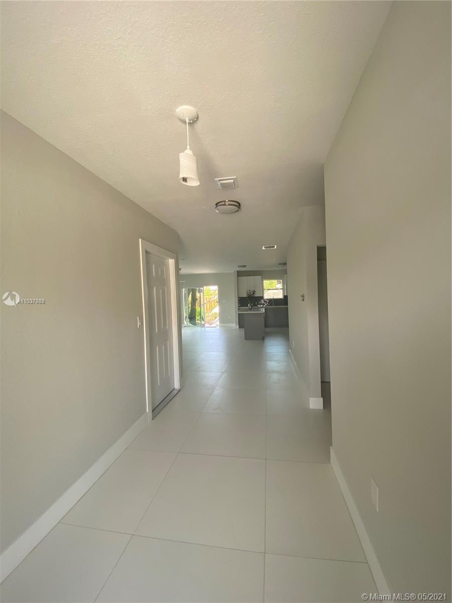 PLUMOSA PARK RIV BCH - Residential