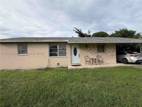 Photo of 101 NE 19th Ave, Boynton Beach, FL 33435 (MLS # A12101609)