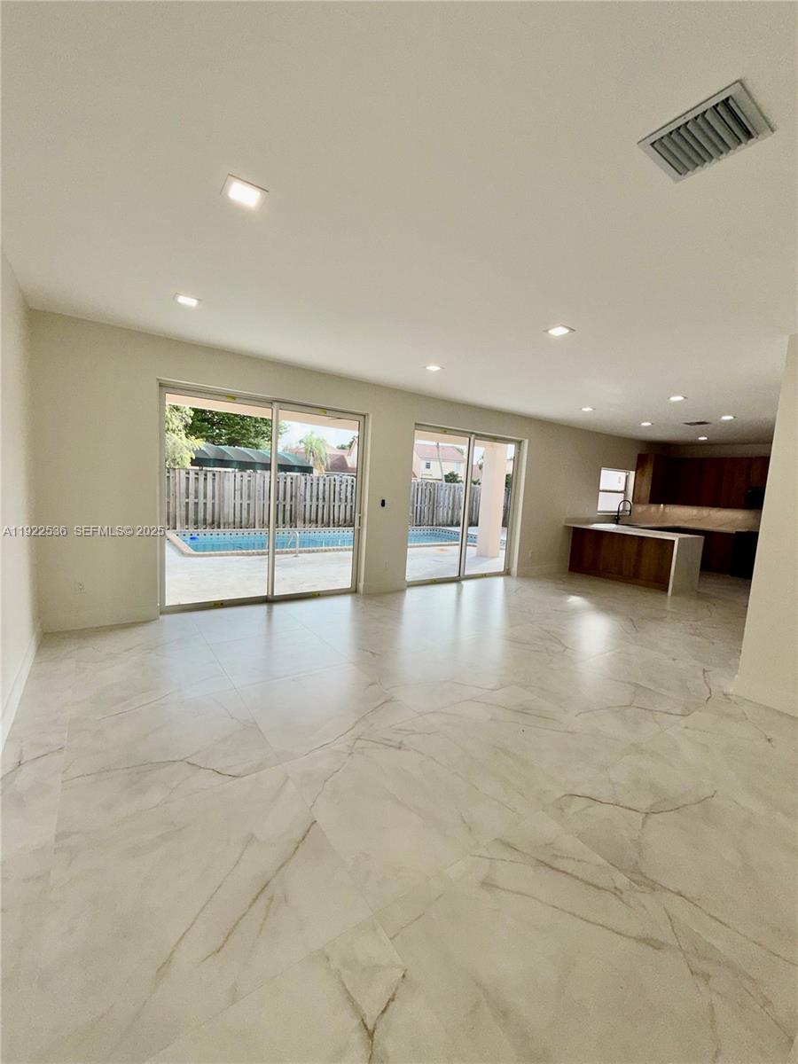 JASMINE AT THE HAMMOCKS - Residential