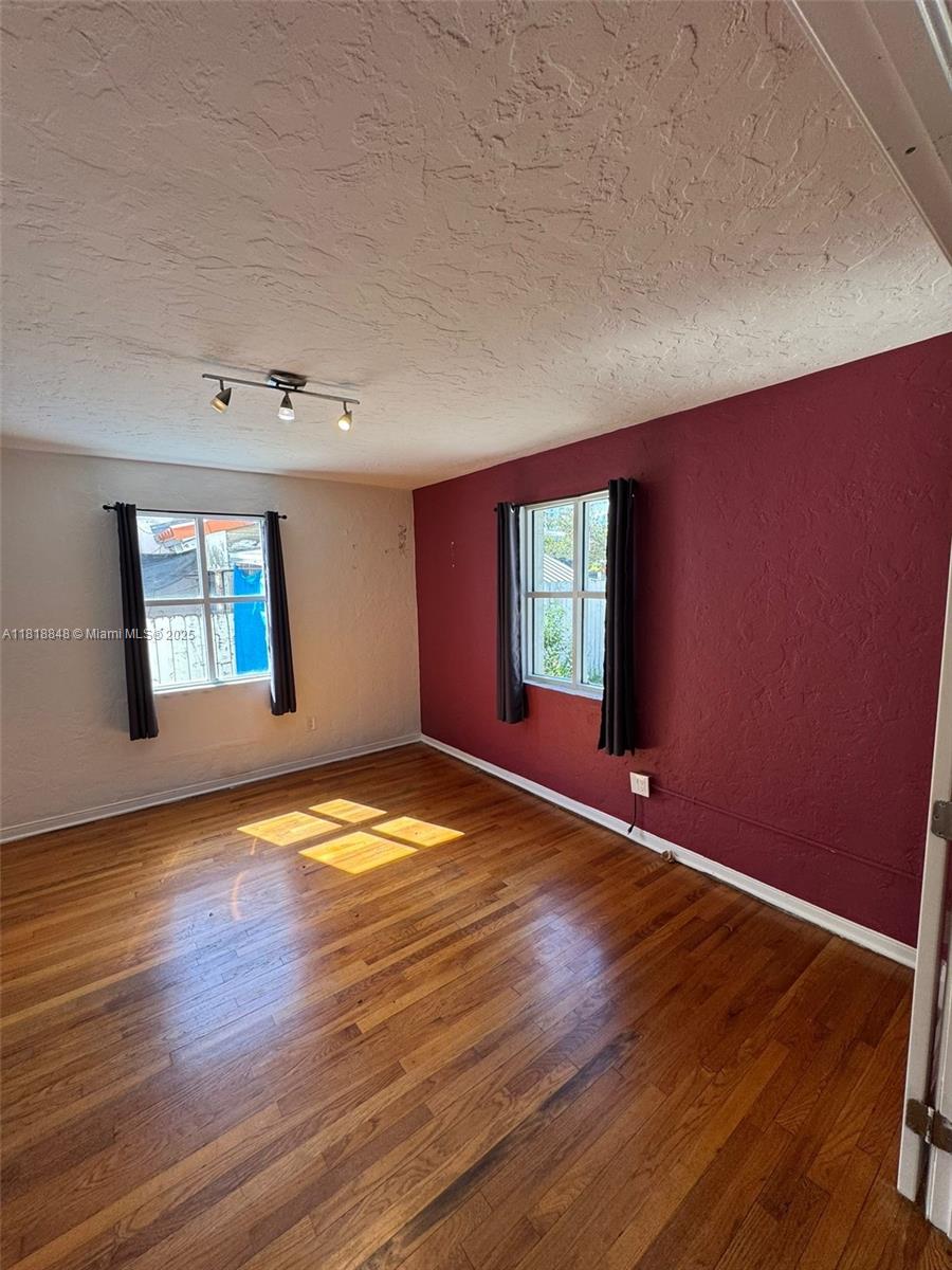 OCEAN BEACH ADDN NO 3 - Residential Lease